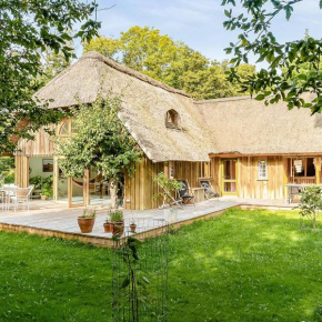 Romantic Wooden House For Family Near Beaches, Rørvig